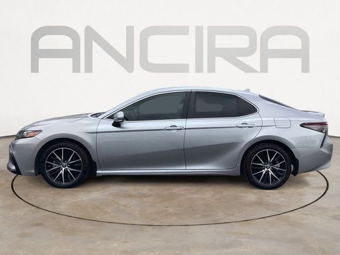 Used 2024 Toyota Camry SE FWD image 11