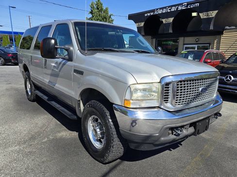 Used 2004 Ford Excursion XLT AWD/4WD image 1