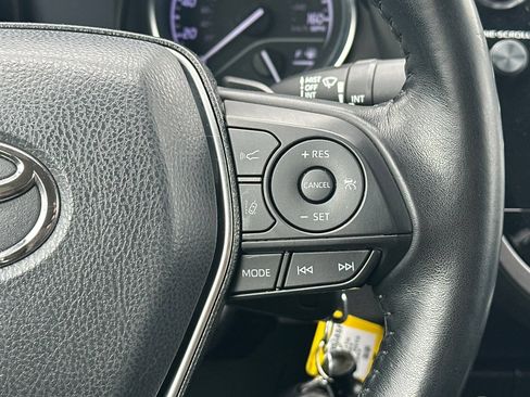 Used 2019 Toyota Camry SE FWD image 26