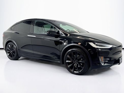 Used 2019 Tesla Model X AWD/4WD image 3