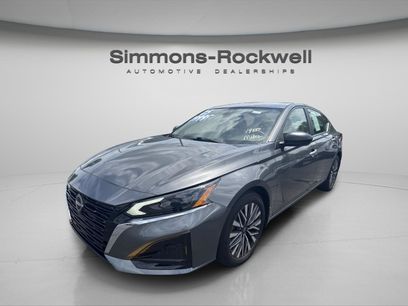 Used 2025 Nissan Altima 2.5 SV