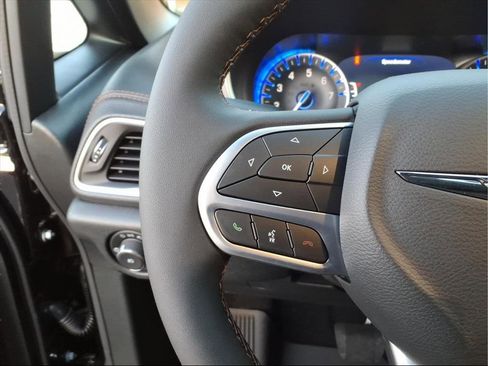 New 2026 Chrysler Pacifica Pinnacle image 17