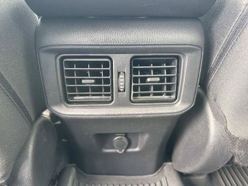 Used 2022 Toyota RAV4 LE FWD image 15