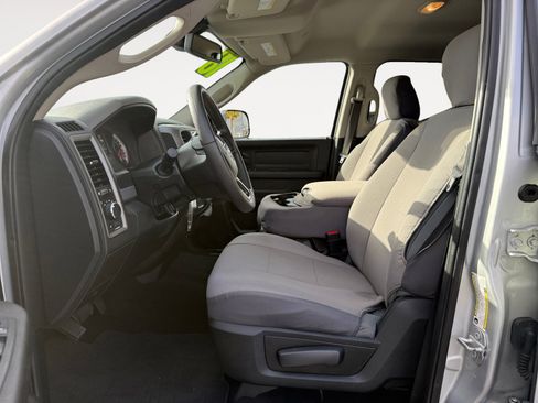 Used 2018 RAM 2500 Tradesman w/ Chrome Appearance Group image 10