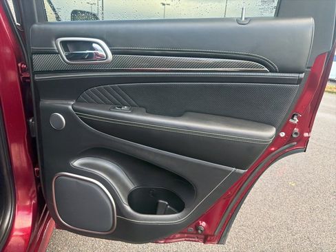 Used 2017 Jeep Grand Cherokee SRT image 21