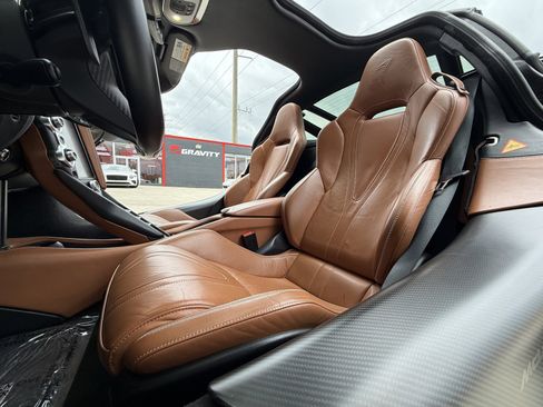 Used 2018 McLaren 720S Performance image 20