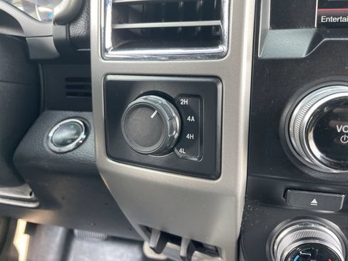 Used 2015 Ford F150 Lariat w/ Equipment Group 501A Mid AWD/4WD image 27