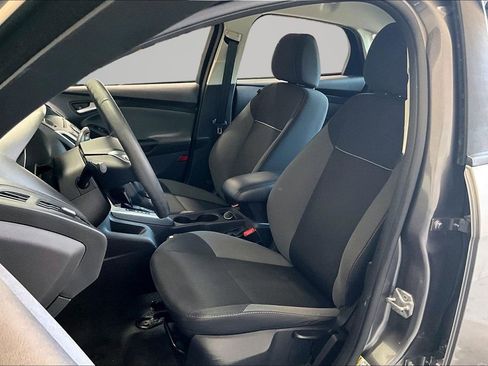 Used 2014 Ford Focus SE FWD image 18