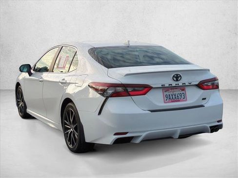 Certified 2022 Toyota Camry SE w/ Convenience Package image 8