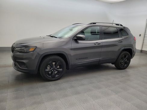 Used 2019 Jeep Cherokee Latitude Plus FWD image 2