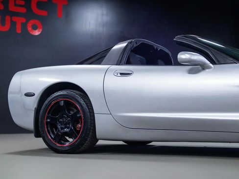 Used 1998 Chevrolet Corvette Coupe image 12