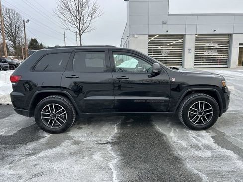 Certified 2021 Jeep Grand Cherokee Trailhawk w/ Trailhawk Luxury Group image 9