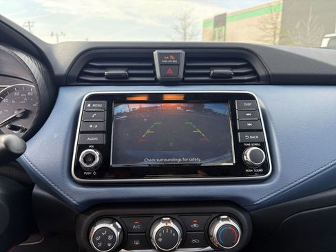 Used 2025 Nissan Versa SV FWD image 22