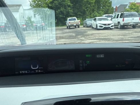 Used 2018 Toyota Prius Two w/ Prius Two Safety Plus Package FWD image 9