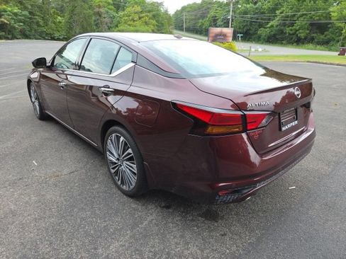 Used 2025 Nissan Altima 2.5 SL FWD image 10