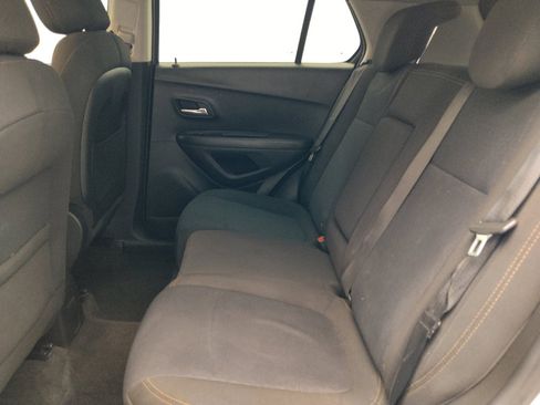 Used 2020 Chevrolet Trax LS FWD image 18
