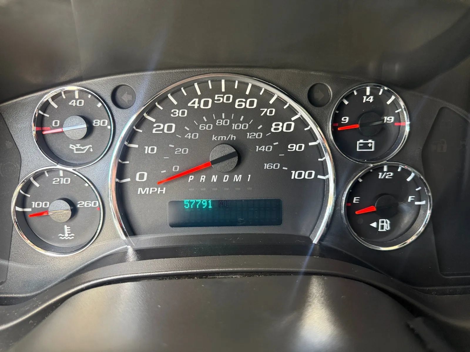 Used 2018 Chevrolet Express 2500 w/ Driver Convenience Package RWD image 16