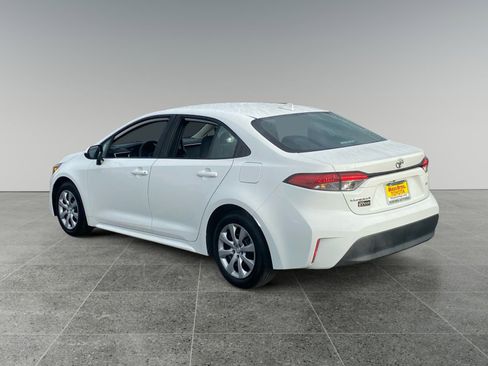 Used 2023 Toyota Corolla LE image 3