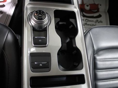 Used 2024 Ford Edge SEL image 33