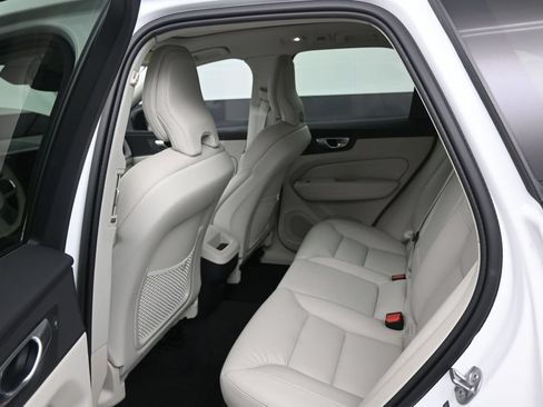 Used 2024 Volvo XC60 B5 Plus w/ Protection Package Premier AWD/4WD image 16
