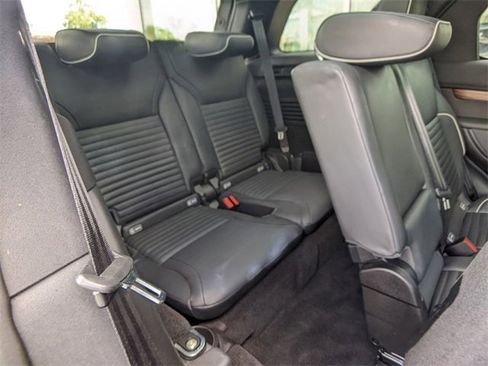 Used 2018 Land Rover Discovery HSE image 12