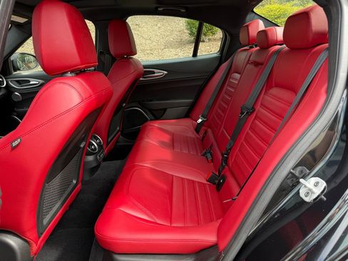 Used 2022 Alfa Romeo Giulia Veloce image 29