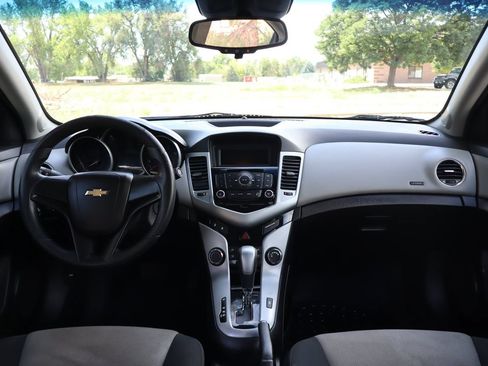 Used 2012 Chevrolet Cruze LS FWD image 16