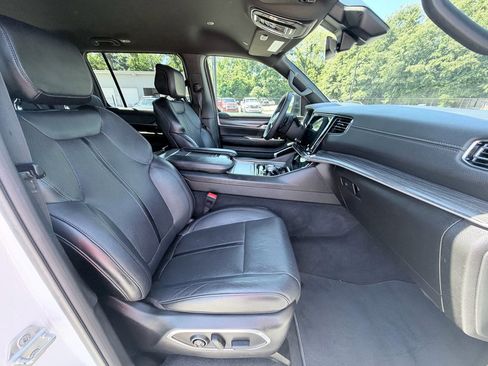 Used 2024 Jeep Wagoneer Series II w/ Flexible Seating Group RWD image 26