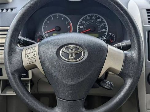 Used 2013 Toyota Corolla LE FWD image 20