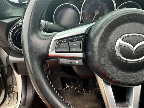 Used 2016 MAZDA MX-5 Miata Sport image 16