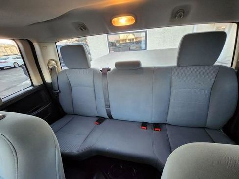 Used 2015 RAM 1500 Express image 17