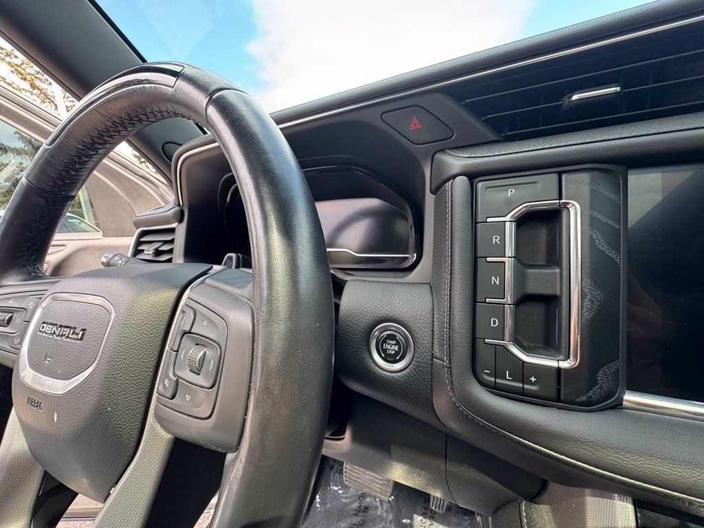 Used 2023 GMC Yukon Denali w/ Denali Reserve Package AWD/4WD image 23