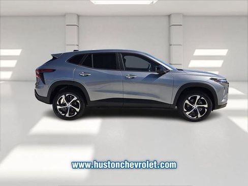 Used 2026 Chevrolet Trax RS w/ Driver Confidence Package FWD image 6