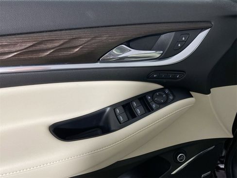 Used 2022 Buick Enclave Avenir w/ Avenir Technology Package image 13