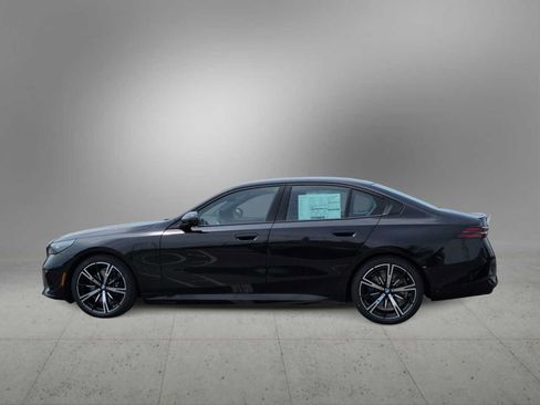 Used 2027 BMW 550e xDrive AWD/4WD image 5