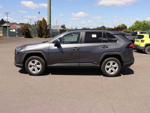 Used 2021 Toyota RAV4 LE AWD/4WD image 8
