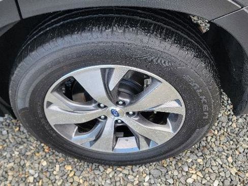 Used 2025 Subaru Ascent Premium image 6