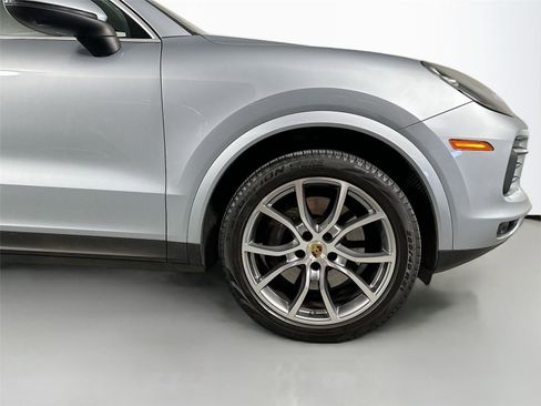 Certified 2023 Porsche Cayenne AWD/4WD image 14