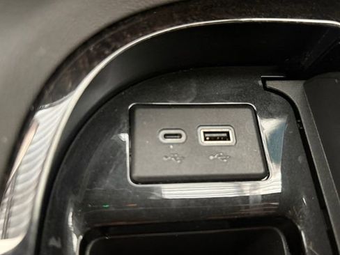 Used 2023 Cadillac Escalade ESV Premium Luxury image 6