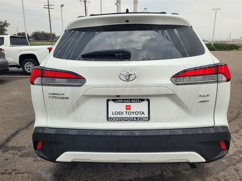 New 2026 Toyota Corolla Cross XLE image 6