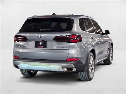 Used 2026 BMW X5 xDrive40i w/ Climate Comfort Package image 5