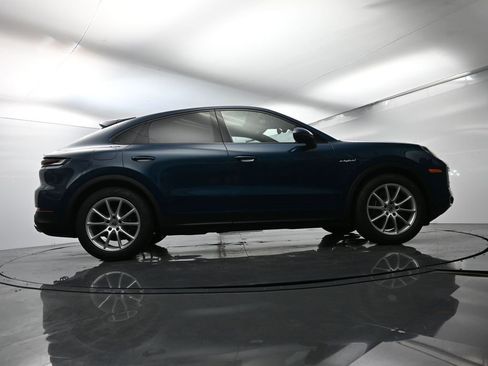 Used 2025 Porsche Cayenne E-Hybrid Coupe image 55