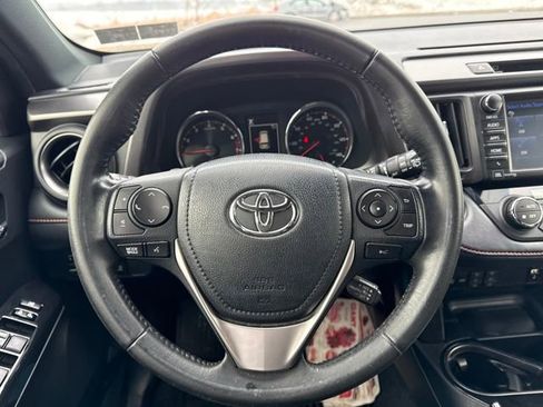 Used 2018 Toyota RAV4 SE w/ Advanced Technology Package image 17