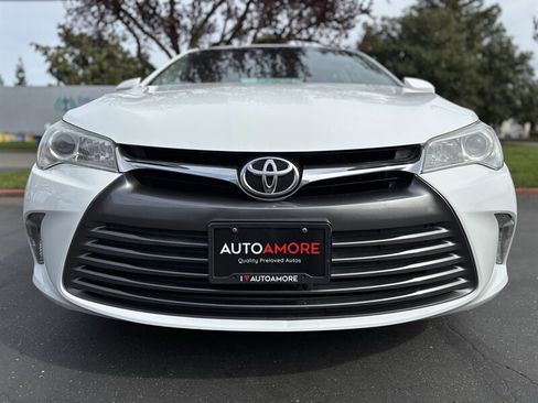 Used 2017 Toyota Camry LE image 5