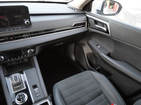 Used 2022 Mitsubishi Outlander SE image 11