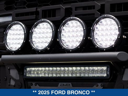Used 2025 Ford Bronco Badlands AWD/4WD image 38
