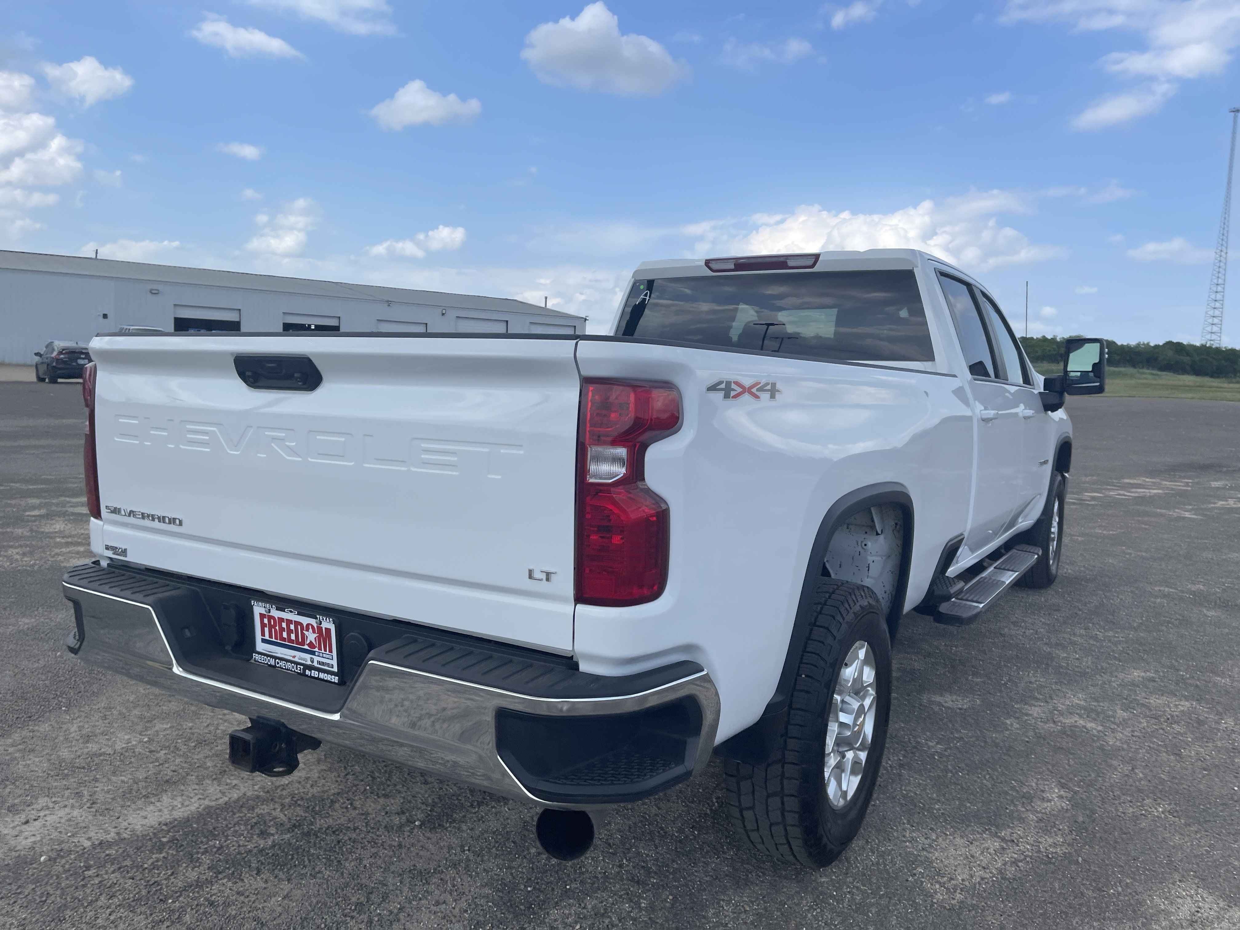 Used 2025 Chevrolet Silverado 3500 LT w/ Convenience Package AWD/4WD image 4
