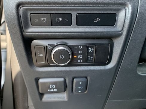 Used 2023 Ford F150 Lariat w/ Equipment Group 502A High image 32