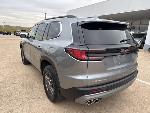 Used 2025 GMC Acadia Elevation image 7