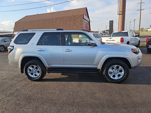Used 2024 Toyota 4Runner SR5 Premium image 9